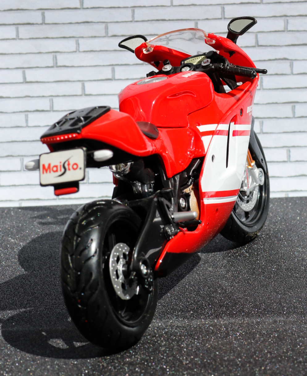 Maisto 1-12 Ducati Desmosedici RR